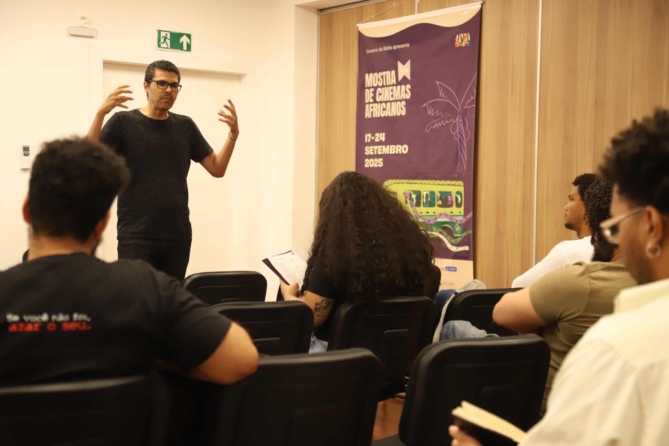 Laboratório Crítico ministrado por Adolfo Gomes reflete o cinema africano através da história 