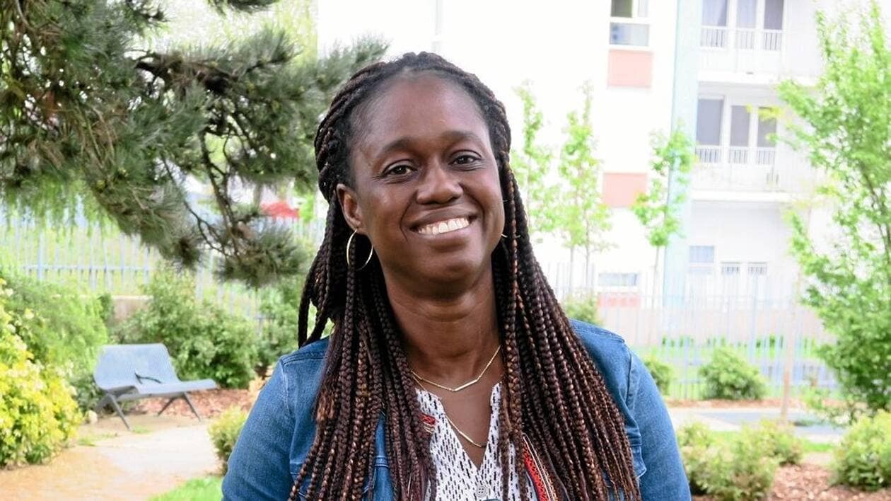 Mostra de Cinemas Africanos recebe a cineasta burkinabé Chloé Aïcha Boro para masterclass sobre documentário, ficção e escrita em família